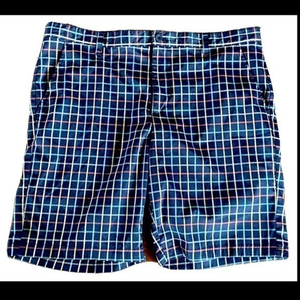 ⛳️IZOD Men`s Plaid Golf Shorts Sz 40 Polyester Blend Flat Front